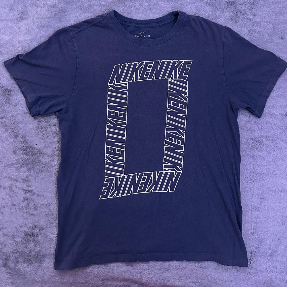 Men’s navy ‘Nike’ t-shirt!